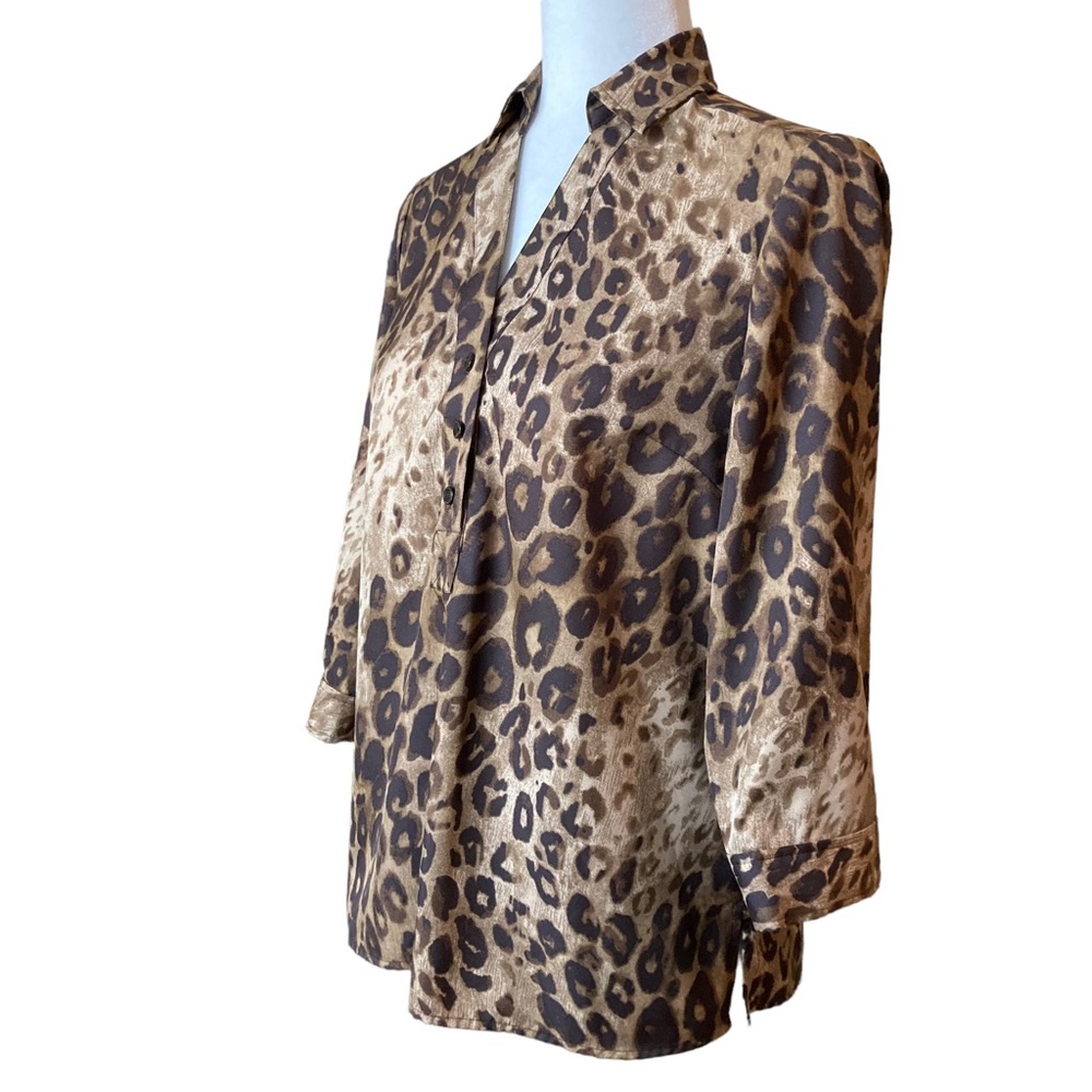 Ann Taylor Petites Women's quarter length sleeve animal print blouse, Sz MP